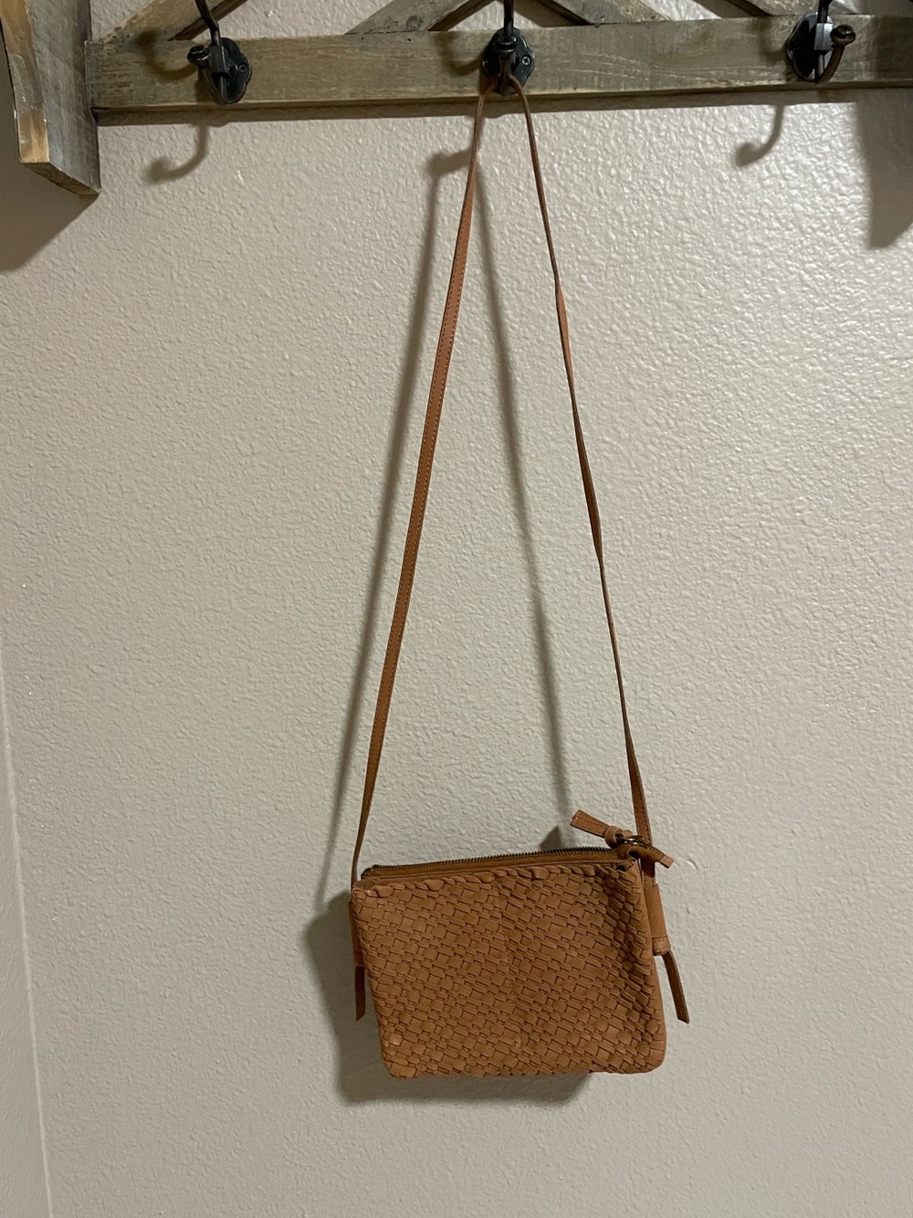 Madewell Leather Woven Crossbody Bag in Tan - Lightweight Everyday Shoulder Bag
